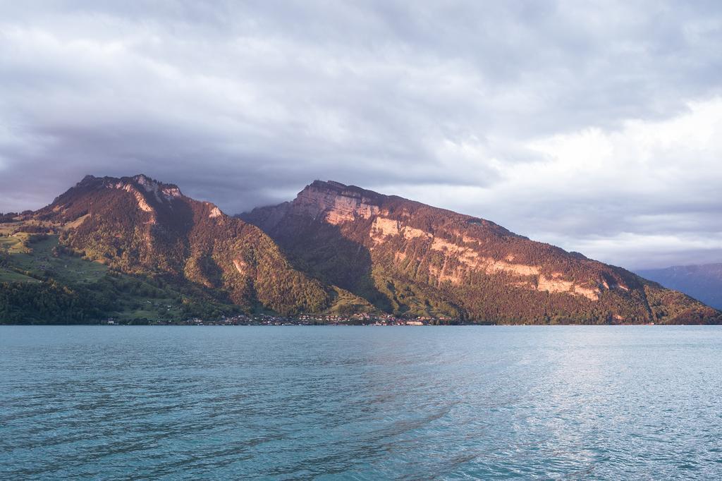 Boutique Hotel Riviera Spiez Exterior photo