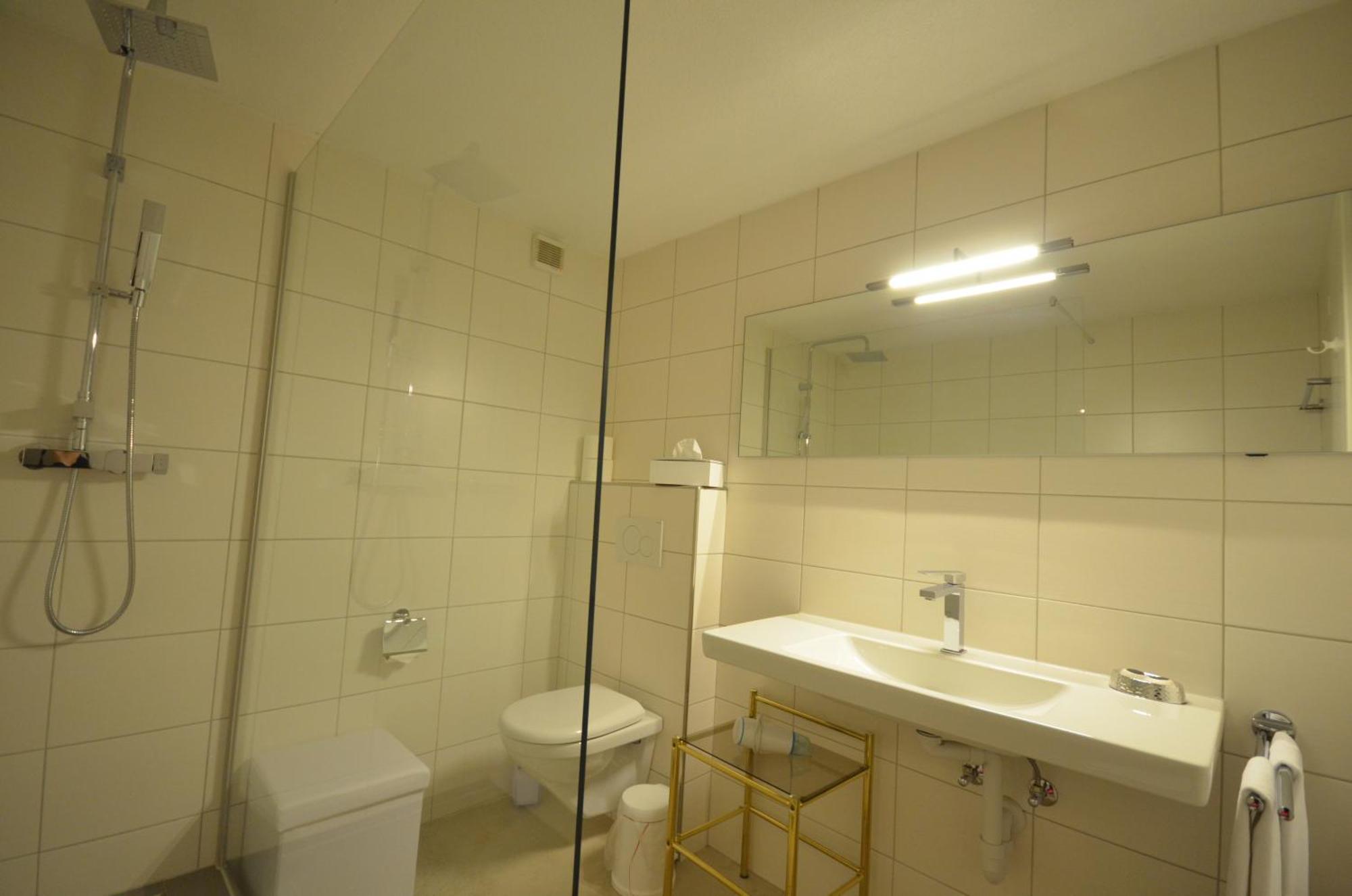 Boutique Hotel Riviera Spiez Room photo